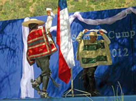 LOS HERMANOS Y ALUMNOS DE LA ESCUELA, JOAN MIRANDA Y VALENTÍN UBILLA