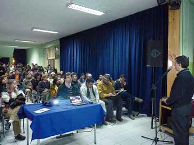 Encuentros masivos con la comunidad.