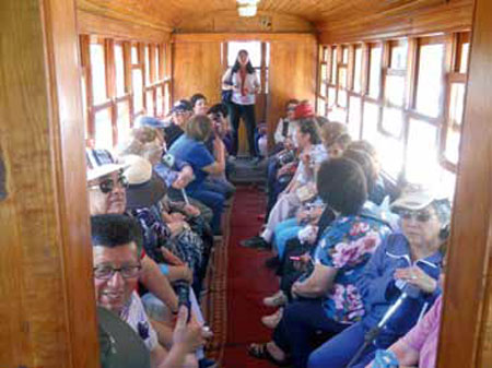 ADULTOS MAYORES DE MELIPILLA Y ALREDEDORES VISITARON LA ESTACIÓN 