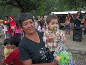 AARON ÓRDENES Y SU ABUELA