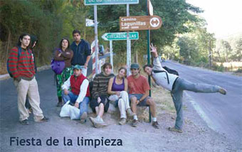 Fiesta de la Limpieza. Inicio de la subida al Camino a Lagunillas.