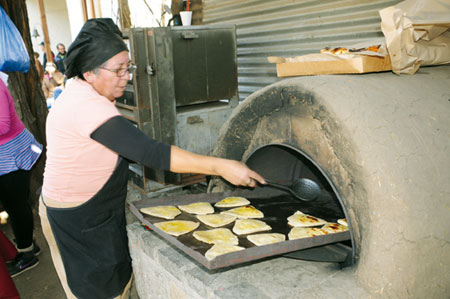 La Sra. Angélica y su mágico horno.