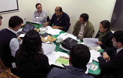 Ejecutivos de AES Gener y representantes de la comunidad, en Consejo Local