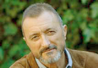 Arturo Pérez-Reverte.