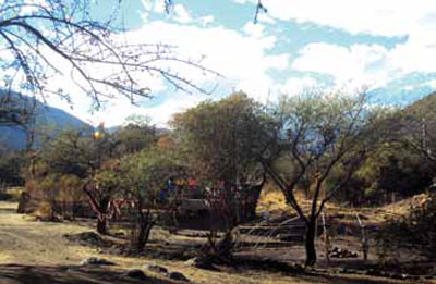 Vista mas amplia incluyendo la estructura del ''Inipi''.