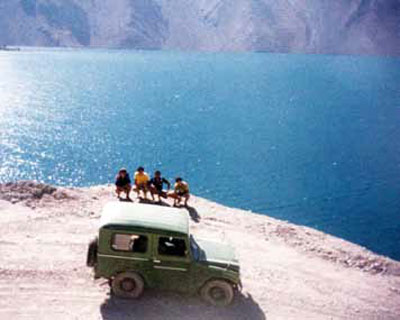 El jeep protagonista de estos sucesos. Embalse del Yeso.