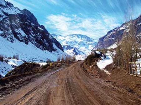 Caj&oacute;n del Maipo. Foto J.P.Y.B.