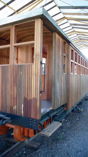 Exterior carro en fiel restauración